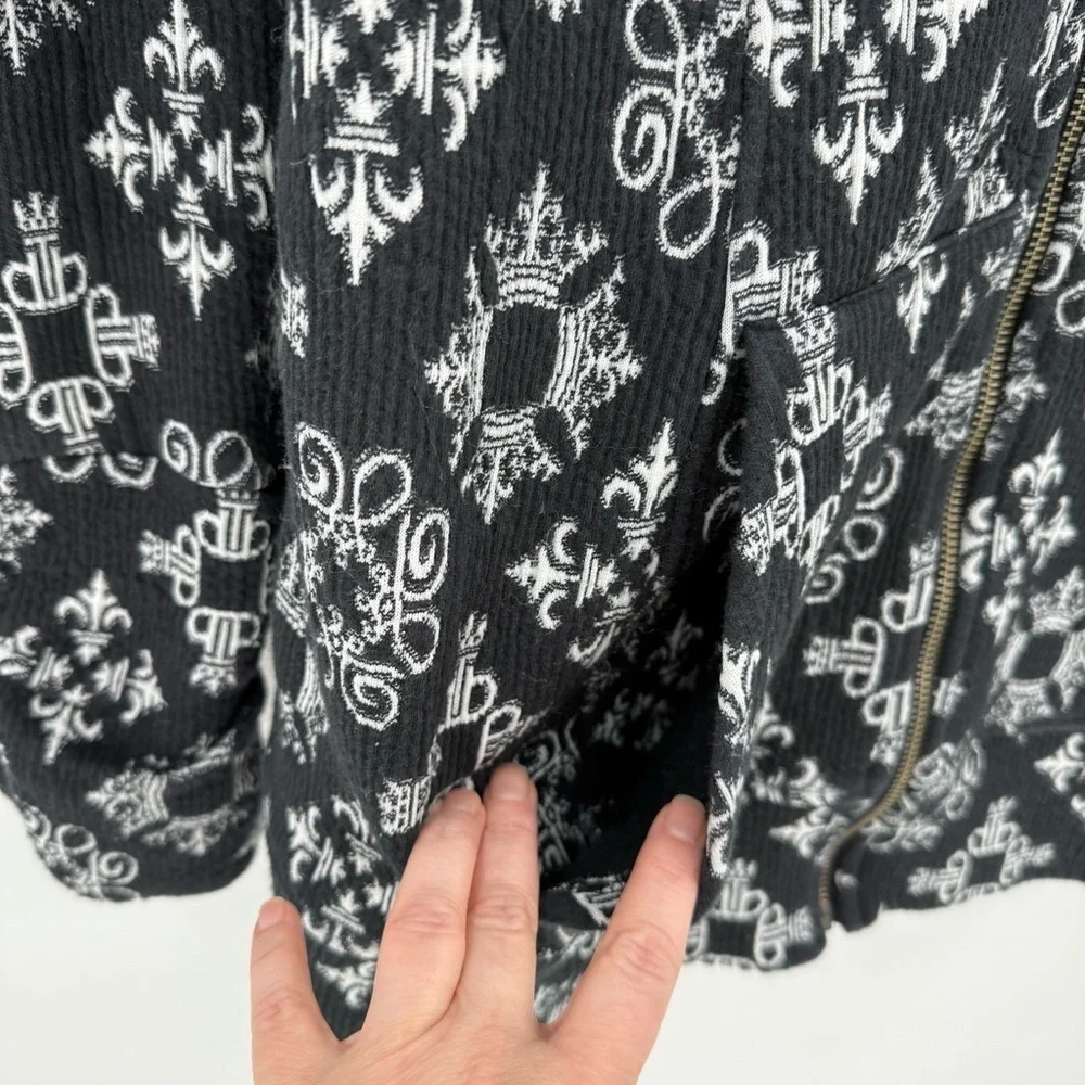 Tonia Debellis Molly Jacket in Signature Logo in Black White Size XL
